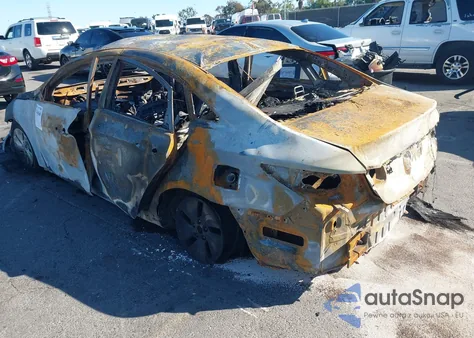 2013 Hyundai Sonata Hybrid z USA, uszkodzony, nr VIN KMHEC4A40DA093376